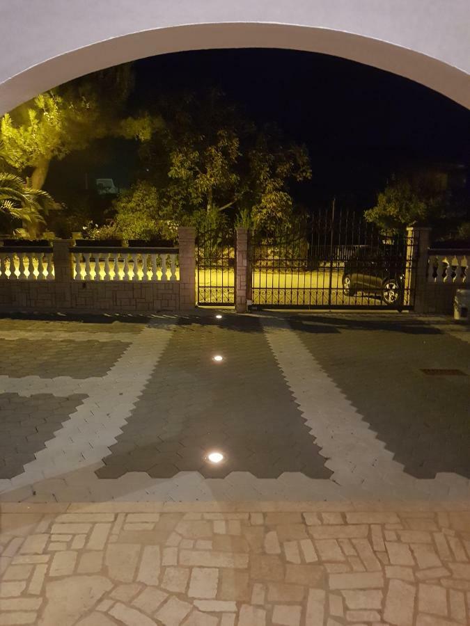 Apartmani Krajnovic Fažana Exteriér fotografie